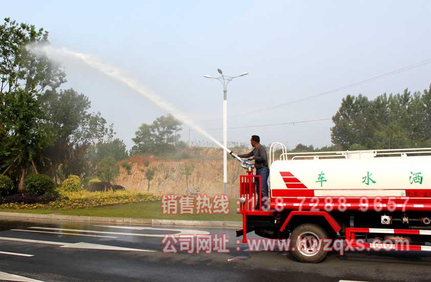 福田時(shí)代3噸灑水車(chē)綠化高炮圖片.jpg