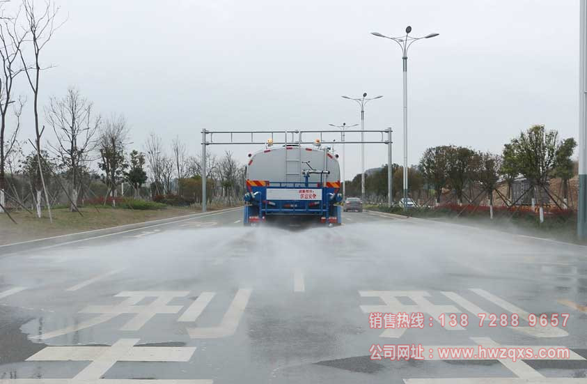 東風153 12噸灑水車后灑實拍圖片.jpg