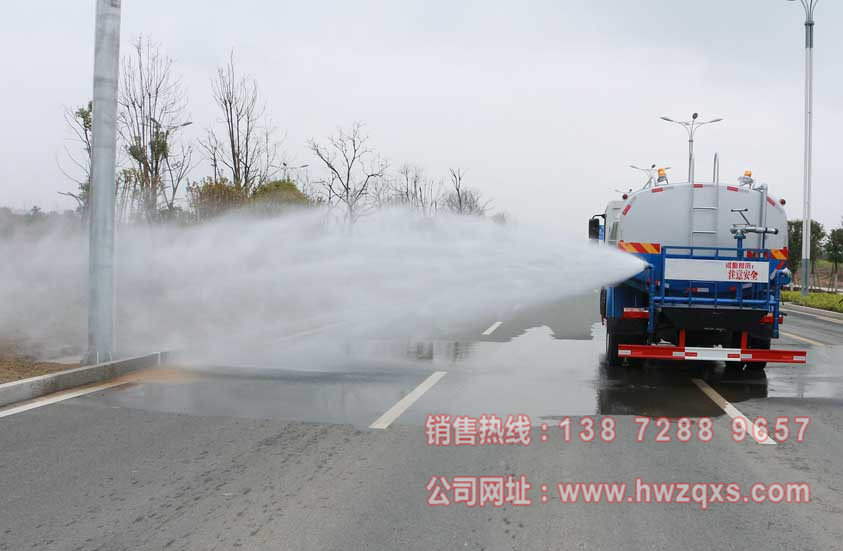 東風專底12噸灑水車側噴圖片.jpg